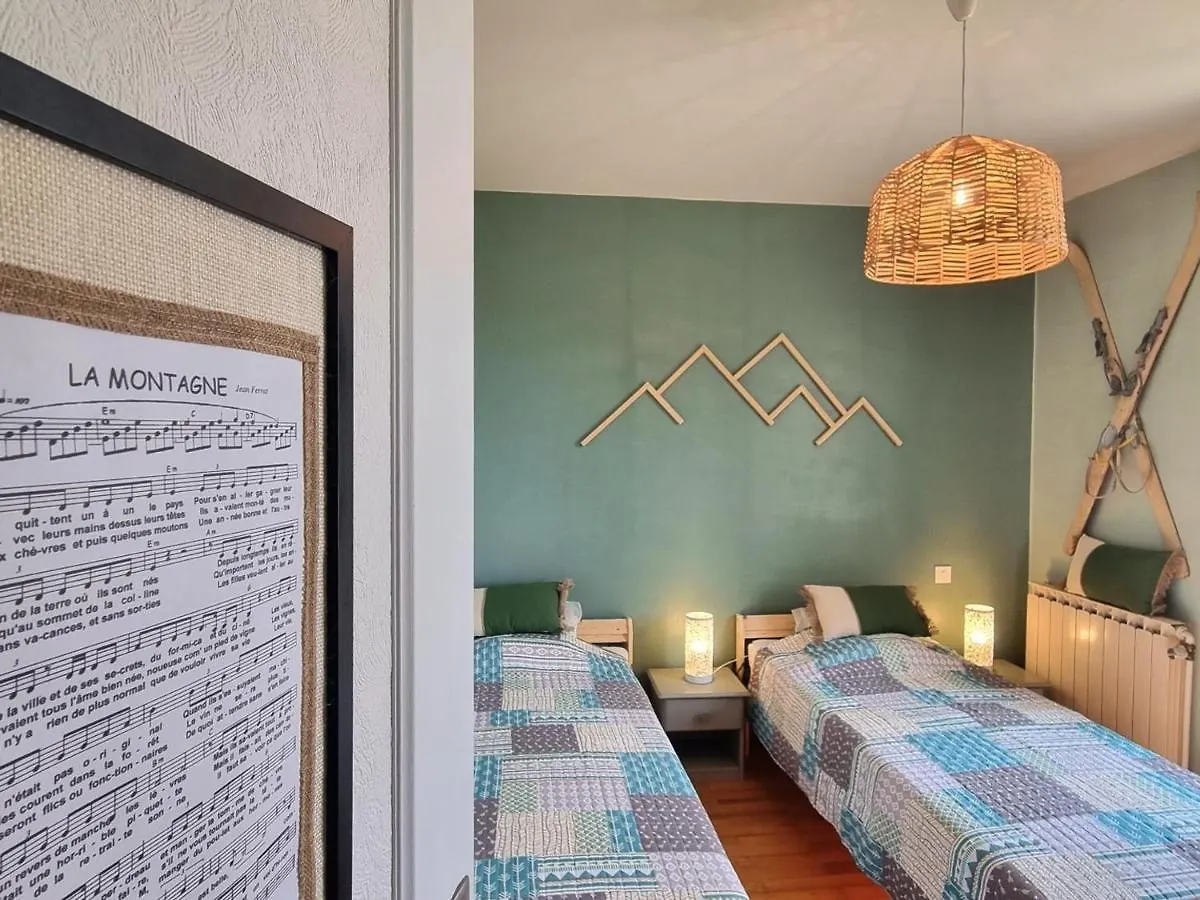 Maison Lumineuse Avec Jardin, Garage, Jeux Exterieurs, Animaux Acceptes - Fr-1-496-291 Saint-Georges-en-Couzan